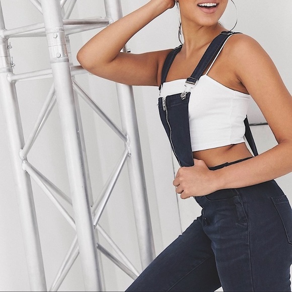 [BLANK NYC] front-zip criss-cross strap tapered denim overalls - Picture 4 of 7